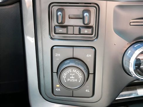 Used 2023 Ford F150 Lariat image 28