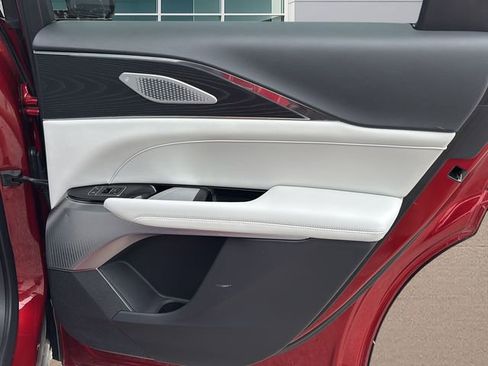 Used 2024 Cadillac Lyriq Luxury RWD image 14