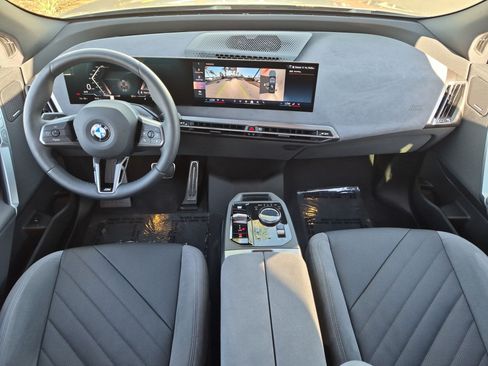 Used 2026 BMW iX xDrive45 w/ M Sport Package AWD/4WD image 29