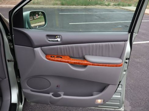 Used 2009 Toyota Sienna XLE FWD image 26
