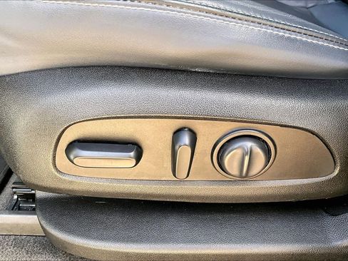 Used 2018 Buick Enclave Essence image 32