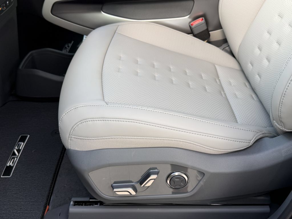 New 2026 Kia EV9 Wind AWD/4WD image 24