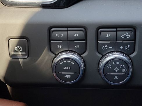 Used 2025 GMC Sierra 1500 Denali Ultimate image 16