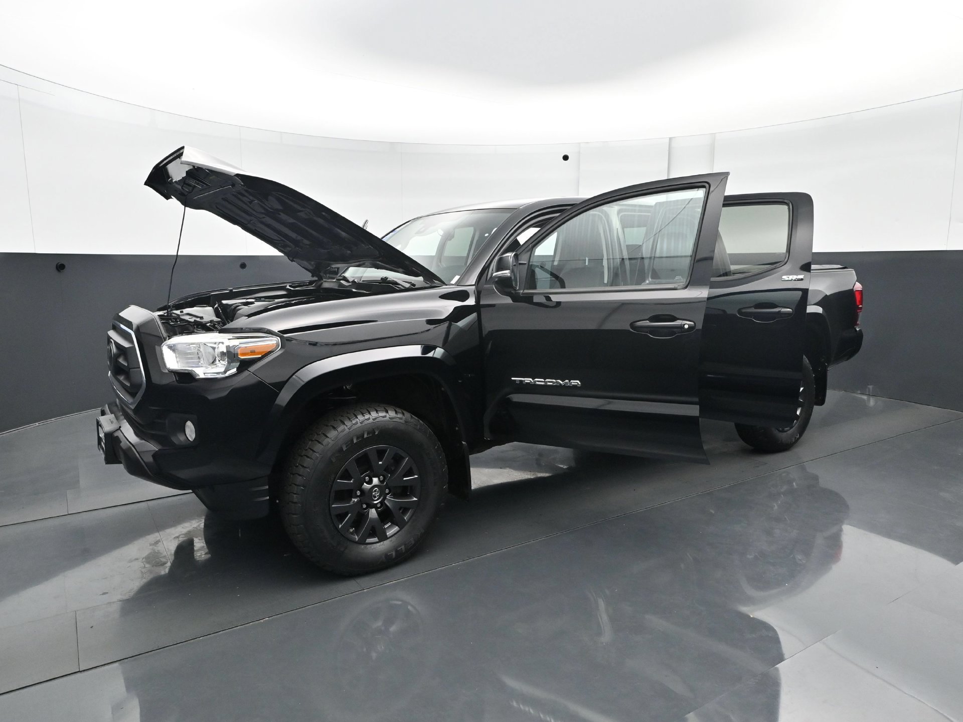 Used 2020 Toyota Tacoma SR5 w/ Technology Package AWD/4WD image 27