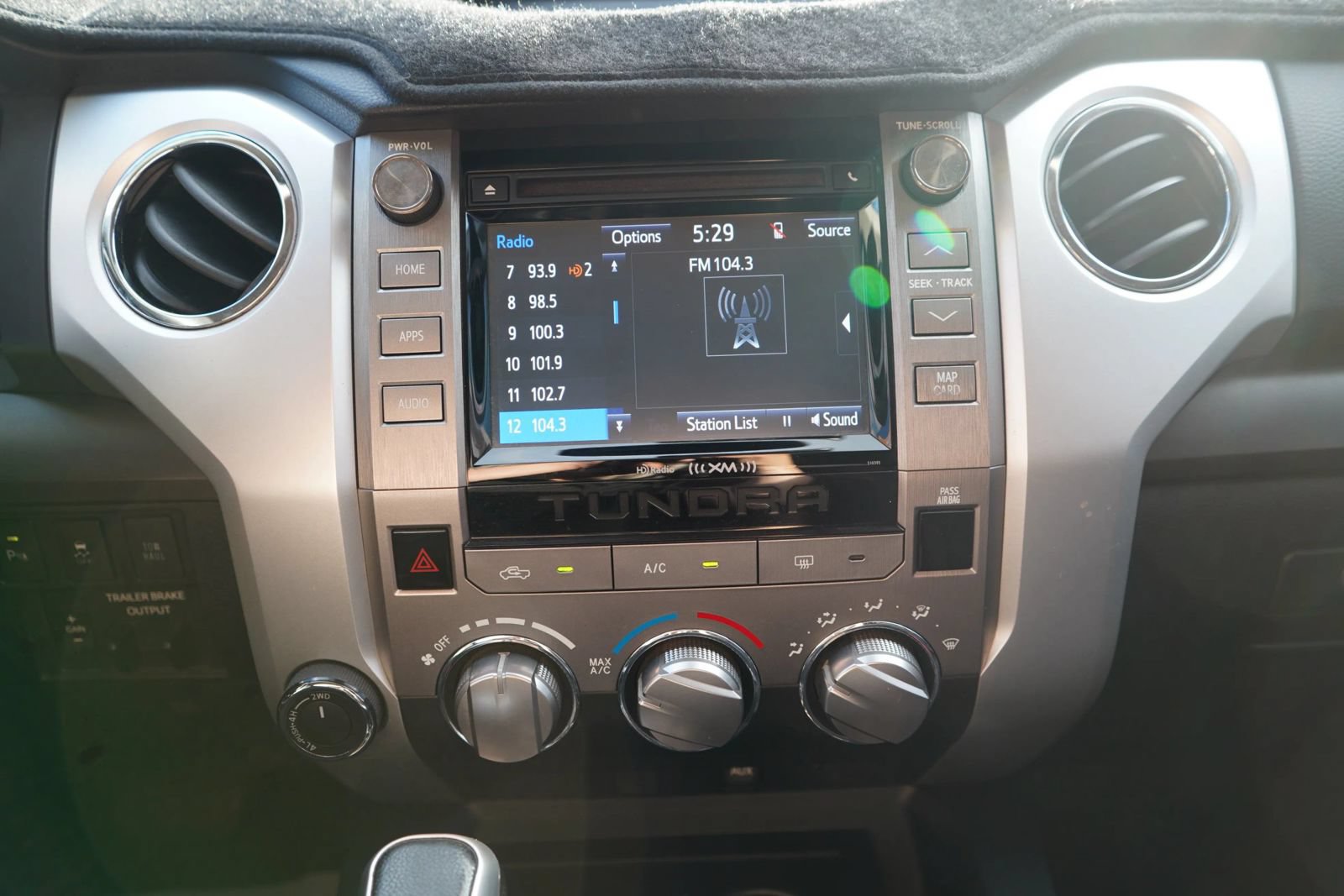 Used 2018 Toyota Tundra SR5 AWD/4WD image 13