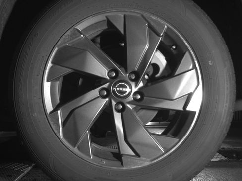 Used 2025 Nissan Rogue SV image 14