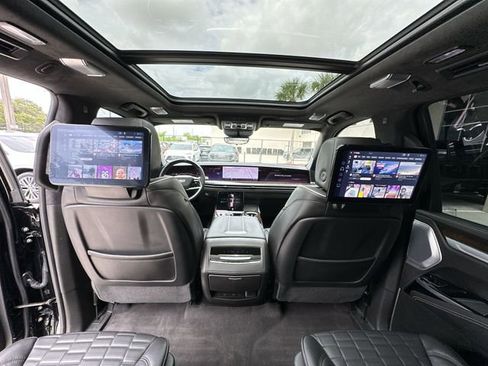Certified 2025 Cadillac Escalade ESV Sport Platinum AWD/4WD image 32