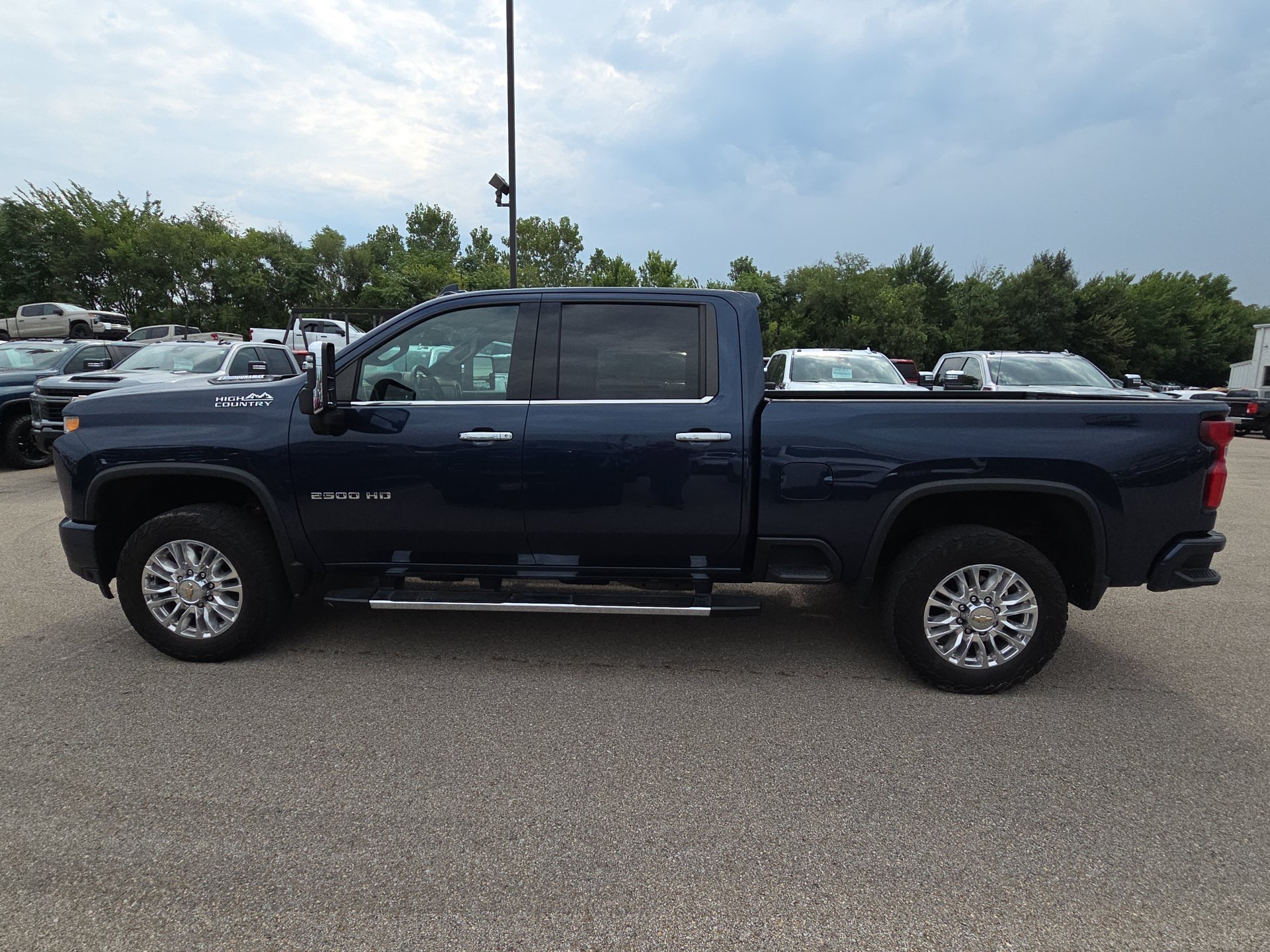 Used 2022 Chevrolet Silverado 2500 High Country AWD/4WD image 5