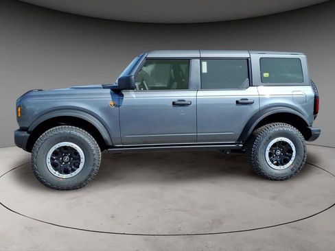 New 2026 Ford Bronco Badlands image 2