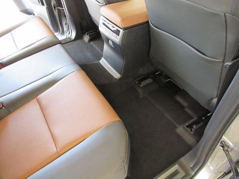Used 2026 Lexus GX 550 w/ Cold Area Package AWD/4WD image 22