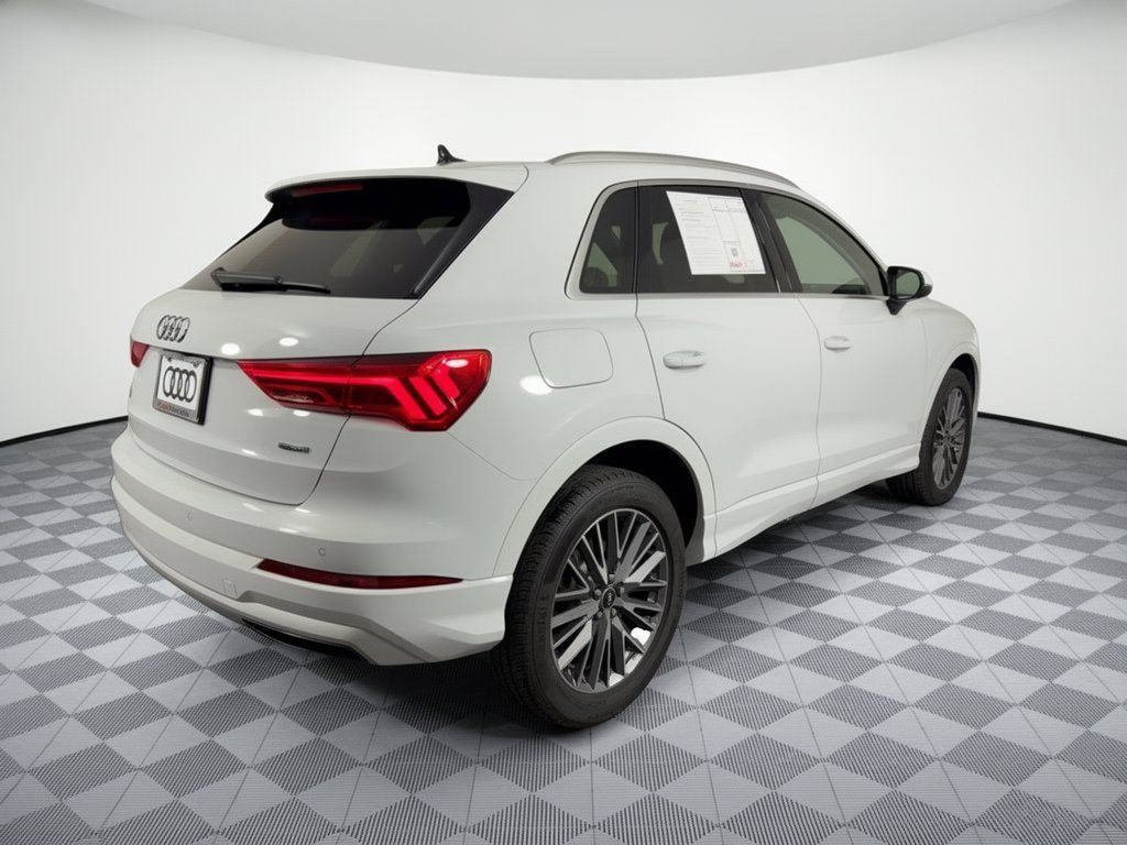 Used 2022 Audi Q3 2.0T Premium w/ Convenience Package AWD/4WD image 9