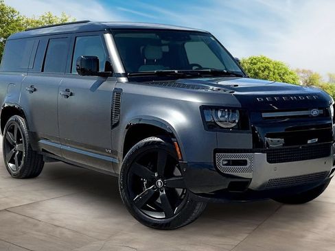 Used 2025 Land Rover Defender 130 V8 AWD/4WD image 11