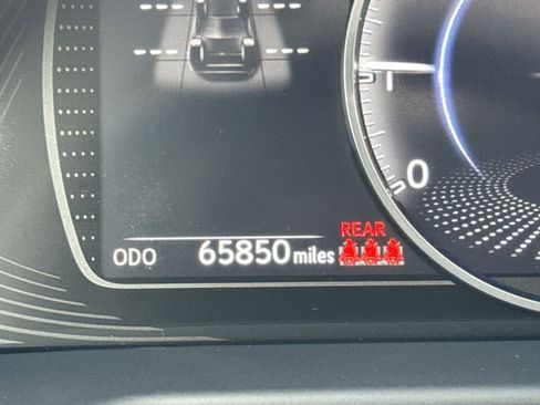 Used 2023 Lexus ES 350 w/ Accessory Package (Z1) image 18