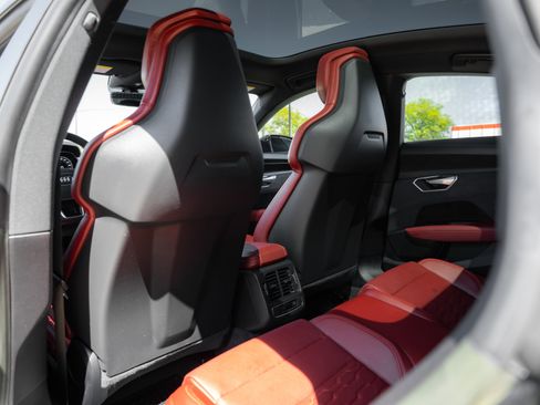 Certified 2022 Audi e-tron GT Premium Plus w/ Performance Package AWD/4WD image 29