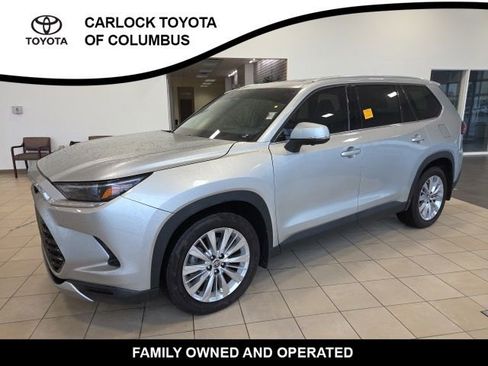 Used 2024 Toyota Grand Highlander AWD image 3