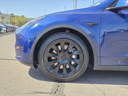 Used 2021 Tesla Model Y Long Range AWD/4WD image 9
