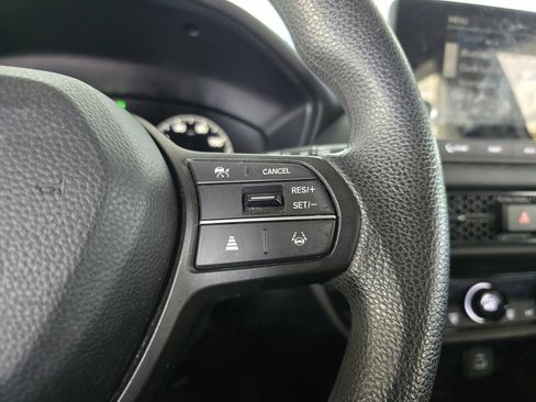 Used 2023 Honda HR-V LX image 11