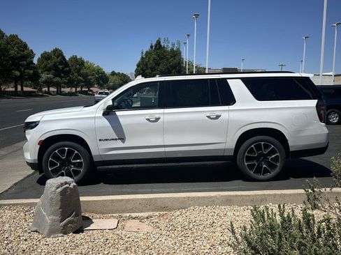 Used 2021 Chevrolet Suburban RST w/ Luxury Package AWD/4WD image 6