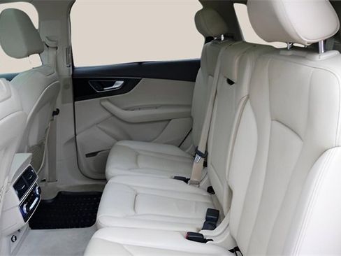 Used 2018 Audi Q7 3.0T Prestige w/ Prestige Package image 16