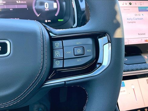 Used 2025 Jeep Wagoneer S Limited image 16