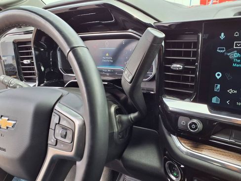 Used 2025 Chevrolet Silverado 1500 LT RWD image 18