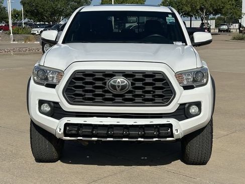 Used 2020 Toyota Tacoma TRD Off-Road w/ TRD Premium Off Road Package AWD/4WD image 8