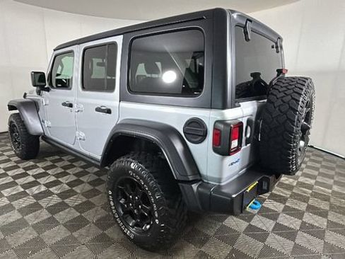 Used 2023 Jeep Wrangler Unlimited w/ Cold Weather Group AWD/4WD image 4