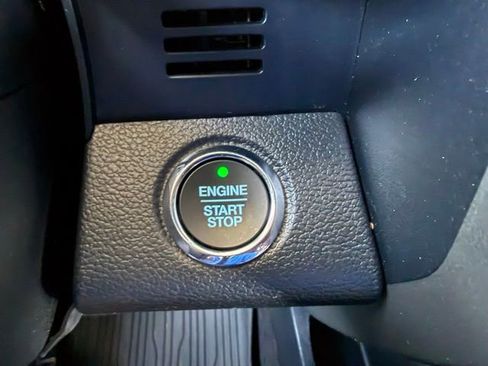 Used 2018 Ford Expedition XLT w/ Equipment Group 202A RWD image 35