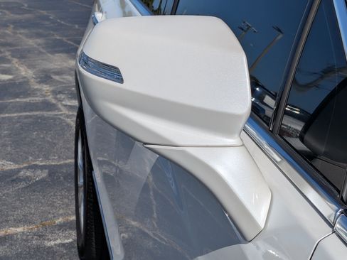 Used 2022 Cadillac XT5 Luxury FWD image 11