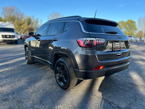 Used 2018 Jeep Compass Latitude image 10
