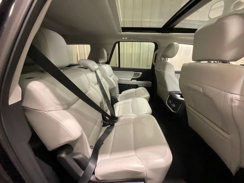Used 2025 Ford Expedition Max Platinum AWD/4WD image 18