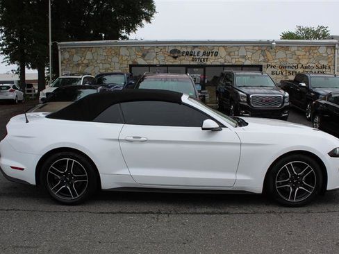 Used 2018 Ford Mustang Premium image 8