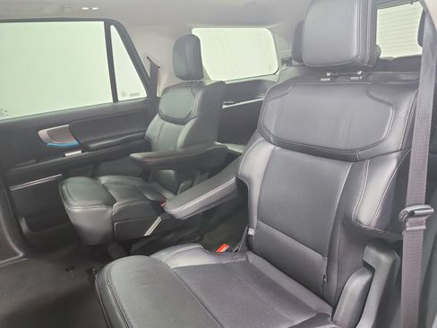 Used 2025 Ford Expedition Platinum AWD/4WD image 11
