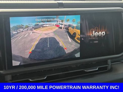 Used 2025 Jeep Wrangler Unlimited Rubicon AWD/4WD image 22