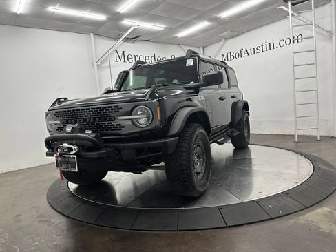 Used 2024 Ford Bronco Everglades AWD/4WD image 3