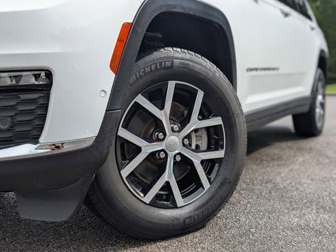 Used 2024 Jeep Grand Cherokee L Limited w/ Luxury Tech Group II AWD/4WD image 36