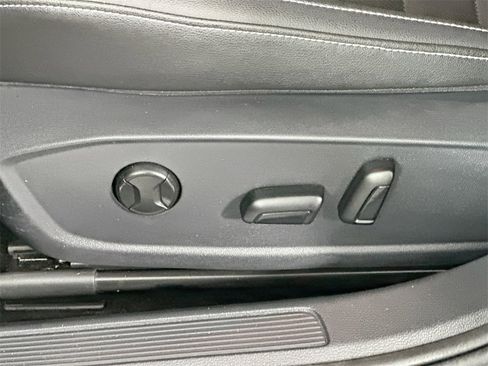 Used 2024 Volkswagen Jetta SE image 21