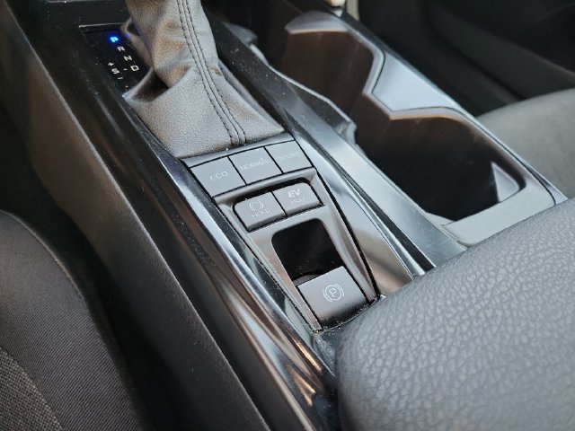 Used 2025 Toyota Camry LE FWD image 25