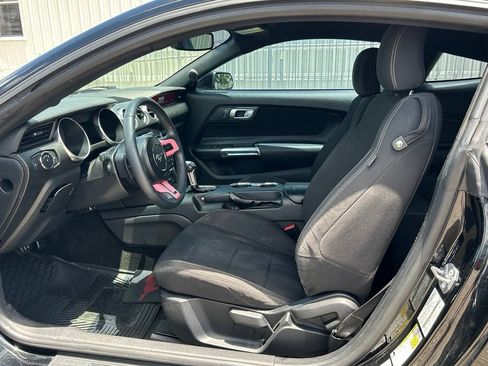 Used 2018 Ford Mustang Coupe RWD image 15
