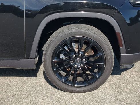 Used 2022 Jeep Wagoneer Series III w/ Premium Group I image 11