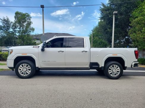 Certified 2023 GMC Sierra 2500 Denali w/ Denali Ultimate Package AWD/4WD image 2