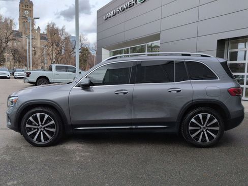 Used 2023 Mercedes-Benz GLB 250 4MATIC w/ Premium Package image 7