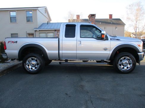 Used 2014 Ford F350 Lariat w/ Chrome Package image 8