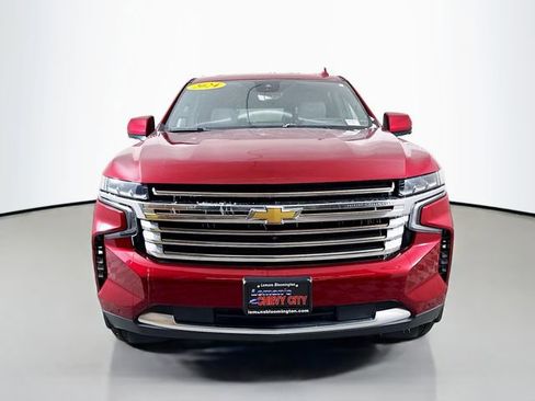 Used 2024 Chevrolet Suburban High Country w/ Advanced Technology Package image 2