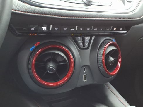 Used 2025 Chevrolet Blazer RS image 11