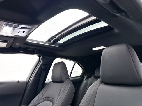 Used 2025 Lexus UX 300h FWD w/ Accessory Package (Z2) image 3
