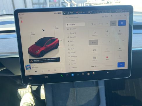 Used 2022 Tesla Model Y Long Range image 10