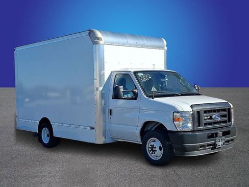 Used 2024 Ford E-450 and Econoline 450 Super Duty w/ Driver's Safety Package image 3