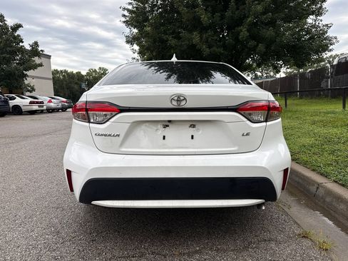 Used 2021 Toyota Corolla LE FWD image 6