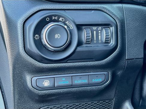 Used 2021 Jeep Wrangler Unlimited Sahara w/ Cold Weather Group AWD/4WD image 20